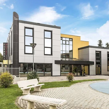 Ferrari Otel 3*